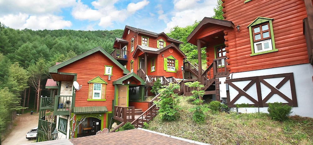 Camp Star Pension