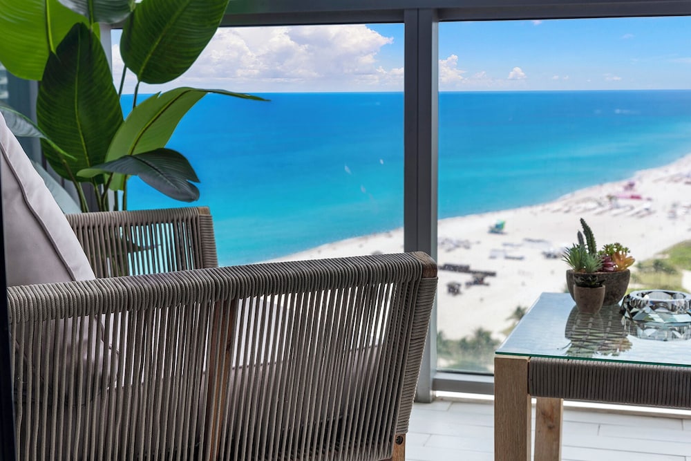 W South Beach Private Luxury Suites