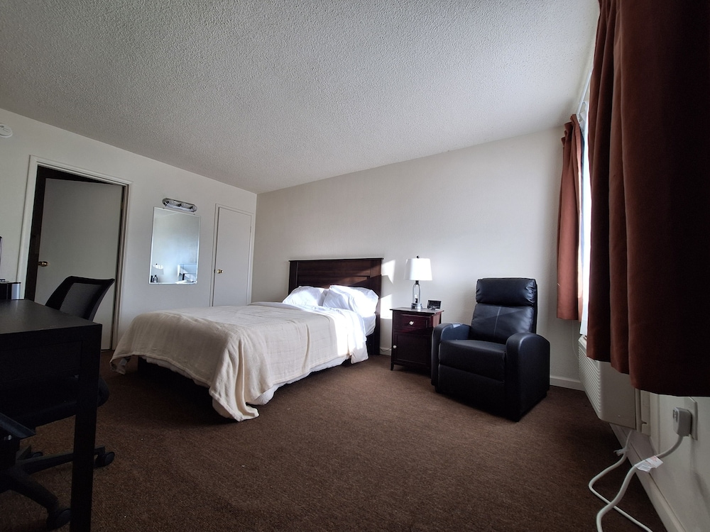 Leisure Lodge Motel