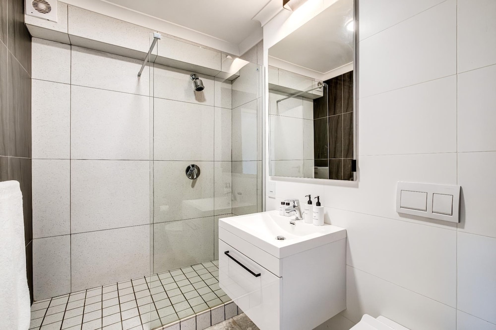 Green Point Modern 2bed Apartment Azura Atlantic