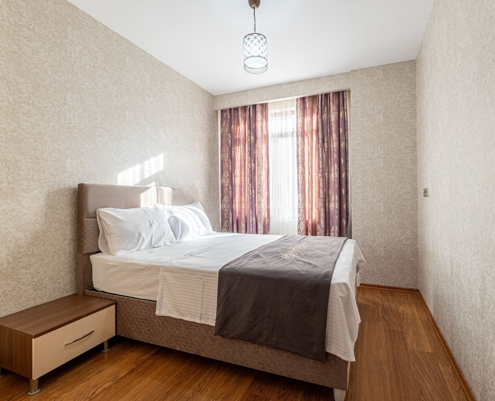 Elits Suits - Image 23