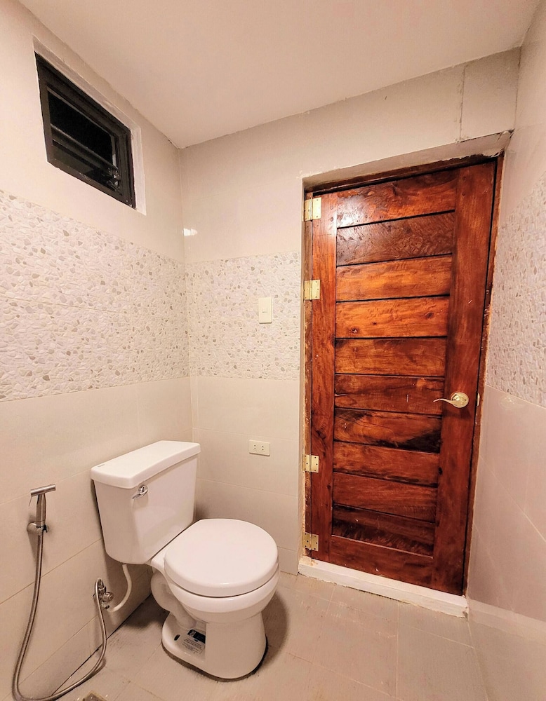 Modern Bahay Kubo Near Tagaytay - Casita Anahaw