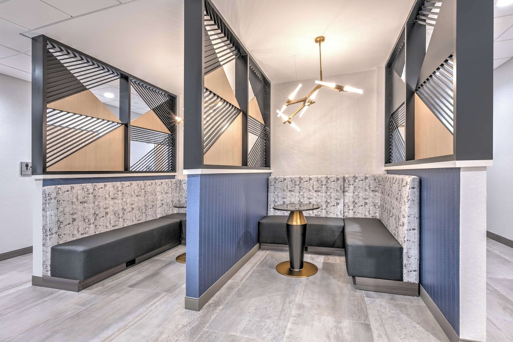Hampton Inn Suites Shenandoah The Woodlands, Tx - Property Image 18