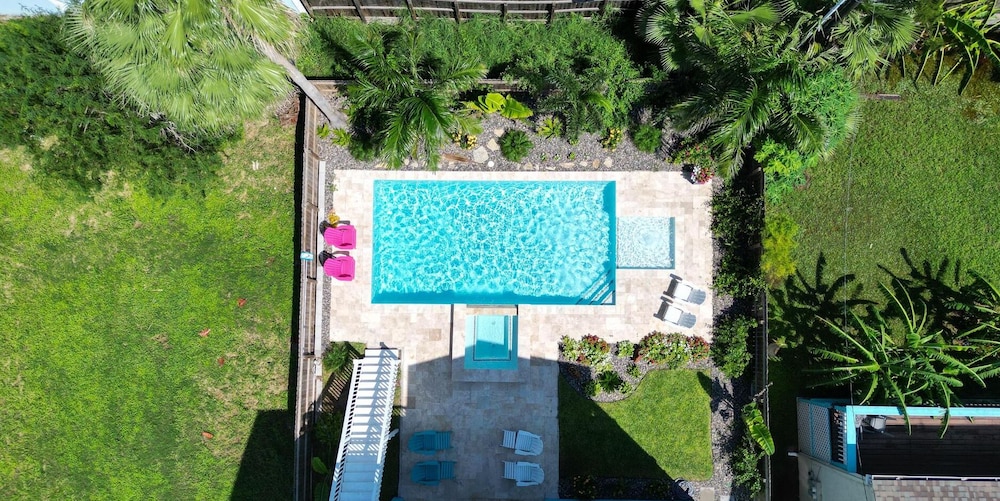 Tranquil Turquoise Retreat