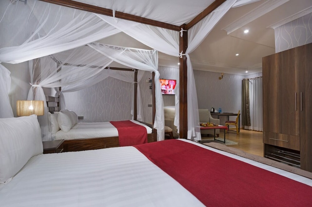 Nokras Enkare Luxury Tented Camp Sagana