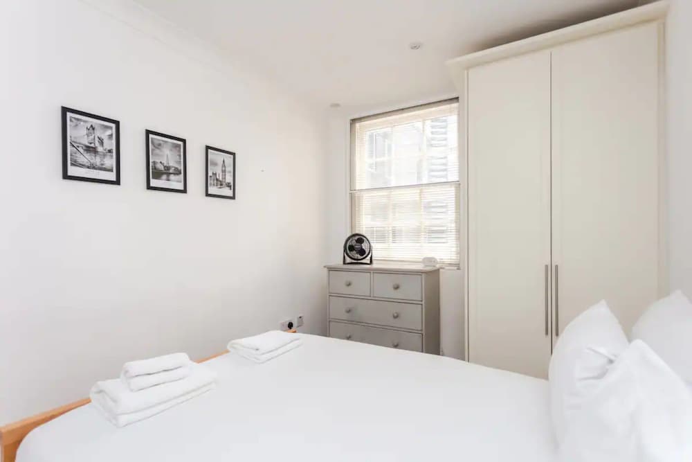 Homely 2 Bedroom Flat Near Embankment Station