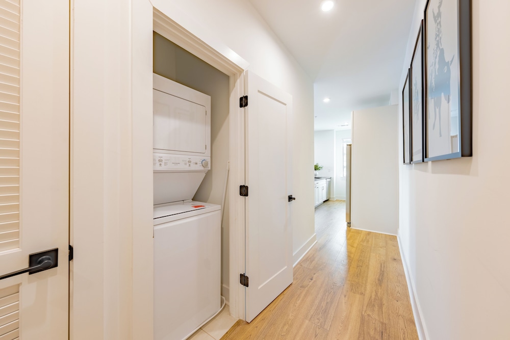 The Heights by AvantStay – Modern Condo Minutes from Broadway