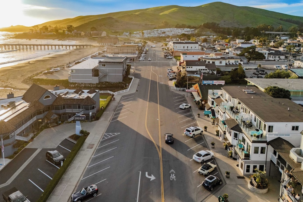 2 Coastal Studios at Cayucus Beach Access + Ocean Views