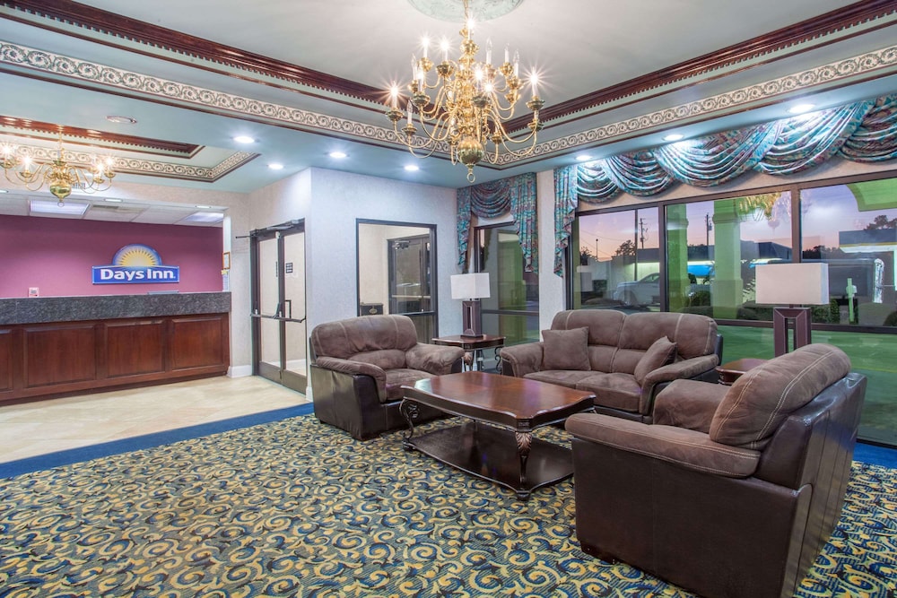 Days Inn by Wyndham Saint Pauls view 3