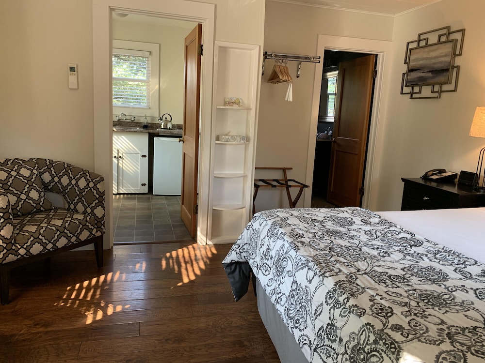 Ashland Vacations - Palm Cottages - Property Image 35