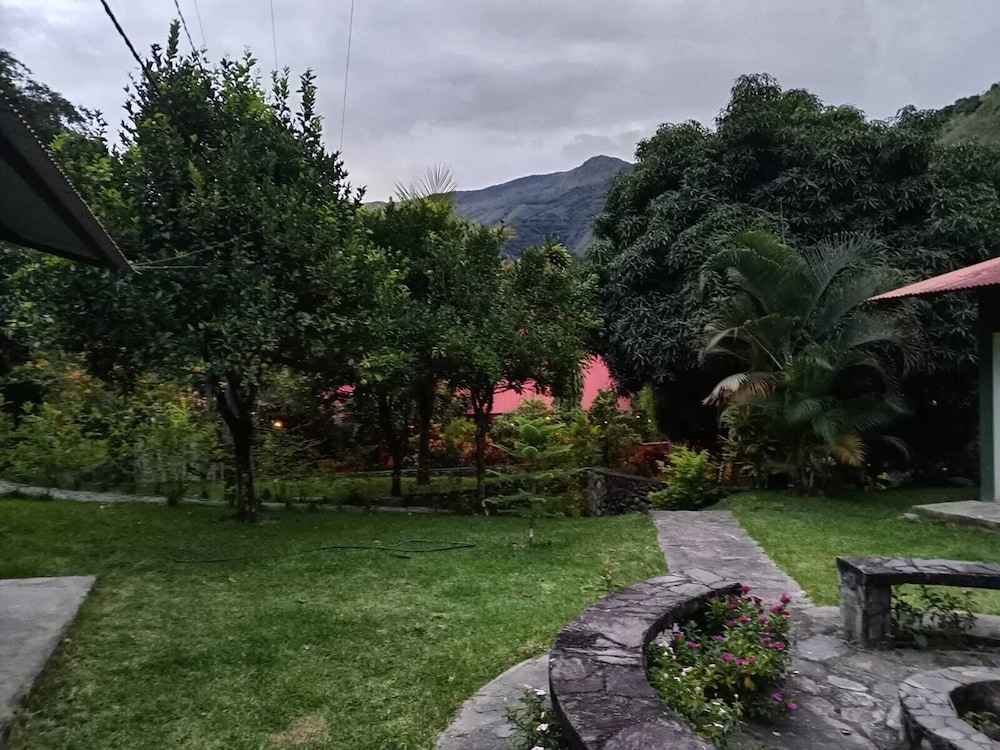 www.ecoterralodge.com