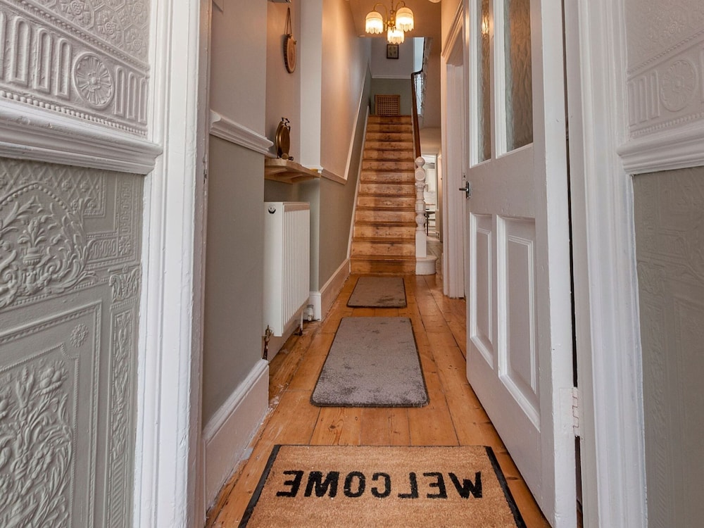 Posh Holiday Home in Plymouth near Royal William Yard view 2