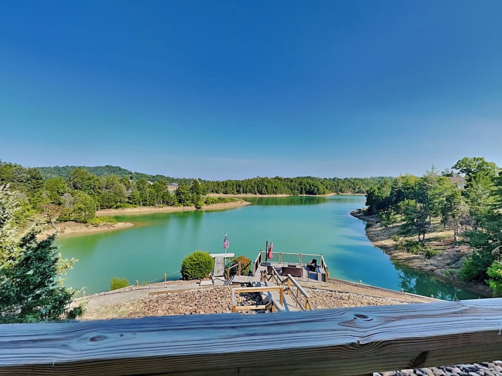 Tranquil Cove by Jackson Mountain Rentals