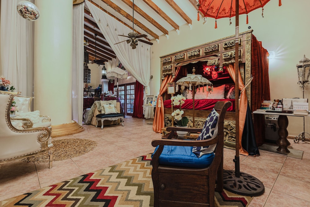 House of Mosaic Aruba - Unique Experience