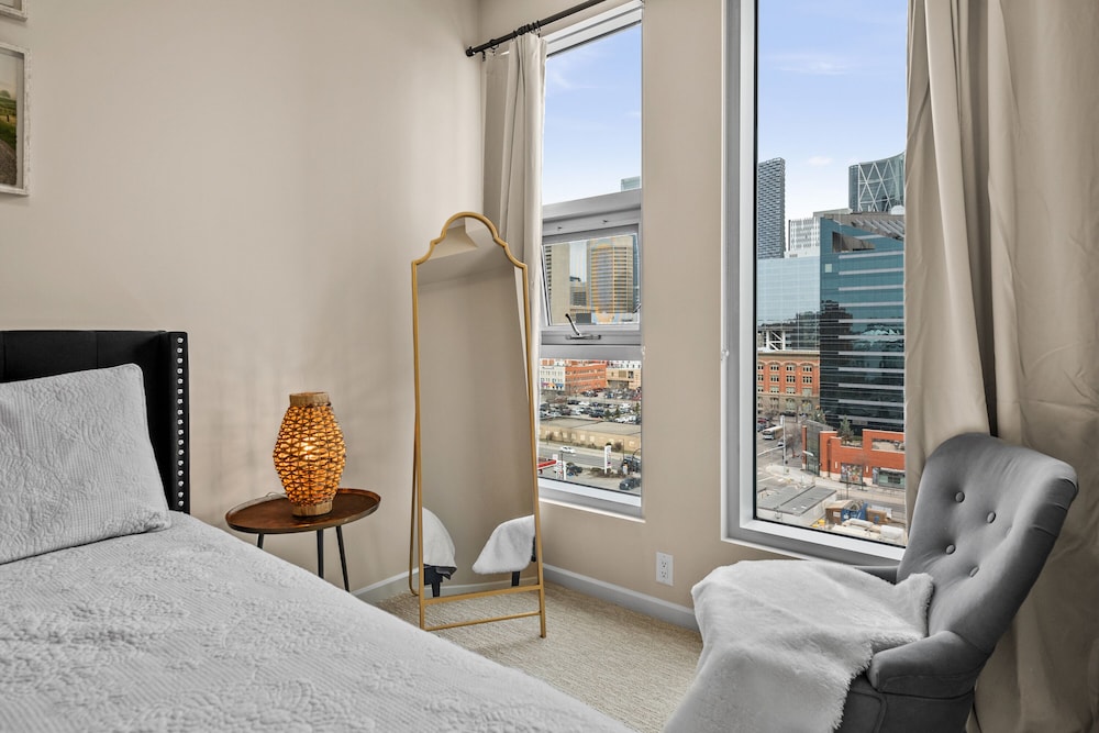 Marvelous Calgary Apartment - Image 5