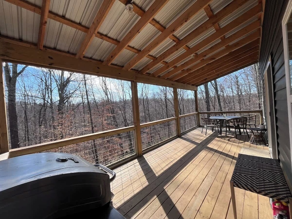 The Treetop Retreat Family Getaway in Scenic Hocking Hills