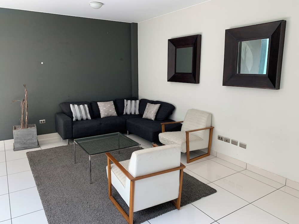 Picturesque 2BR at Malecon
