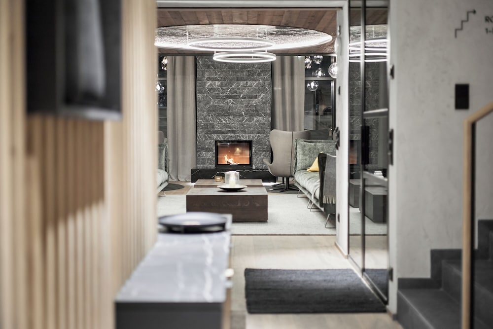 Chalet White Pearl by MYALPS