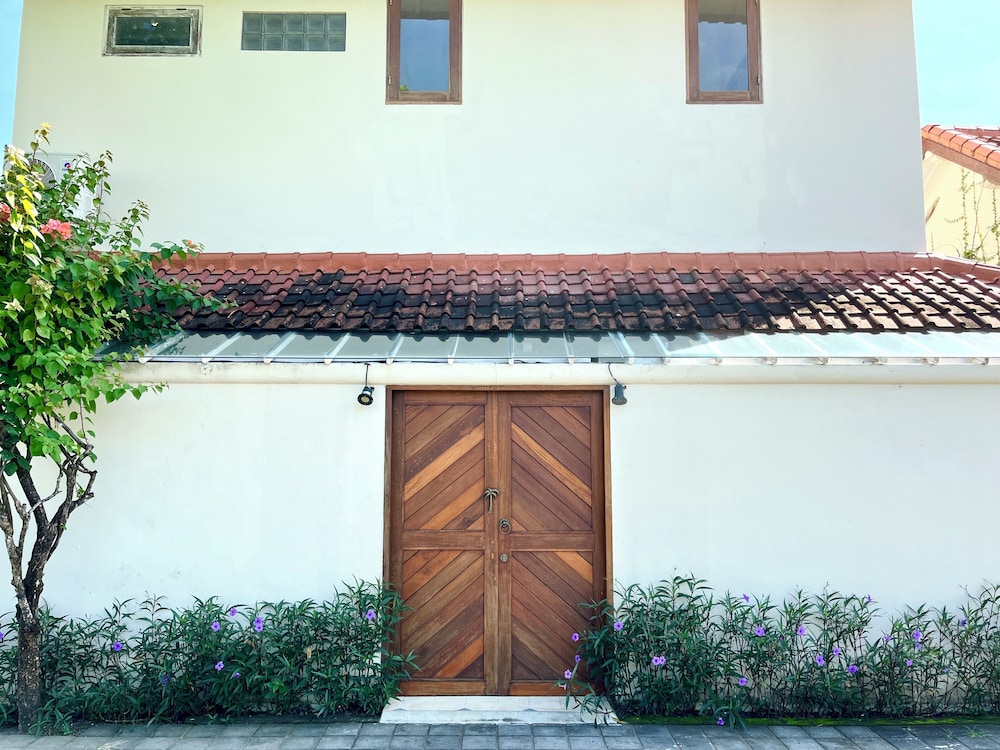 Charming Two Bedroom Villa Near Seminyak