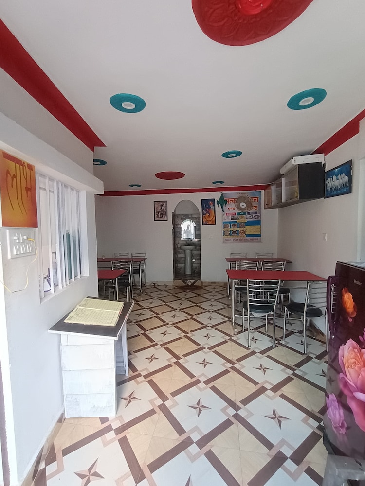 Satkar Hotel And Restuarant
