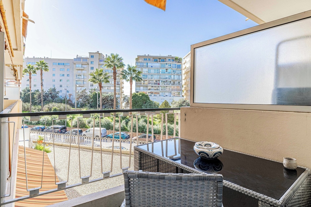 Modern apt With Balcony - Cannes/croisette