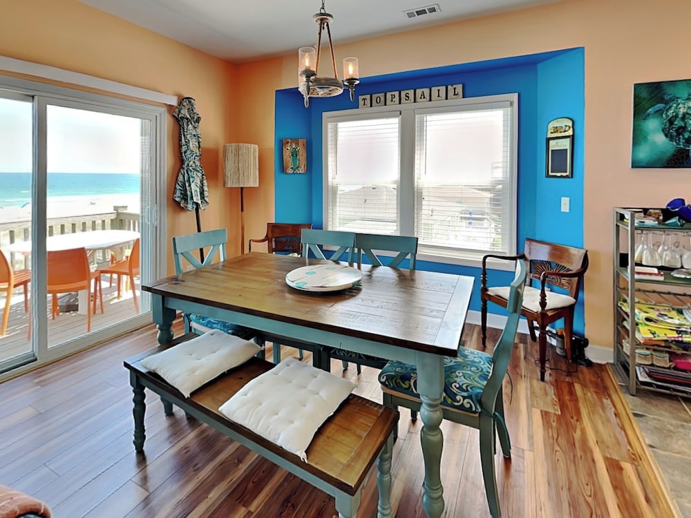 Piccolo Paradiso by Topsail Realty
