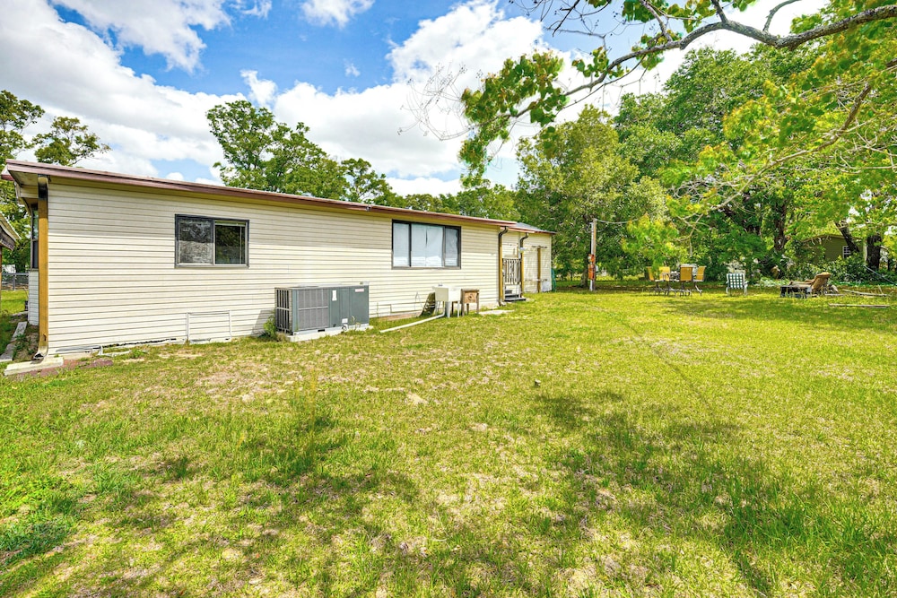 2 Mi to World Equestrian Center: Gem w/ Large Yard