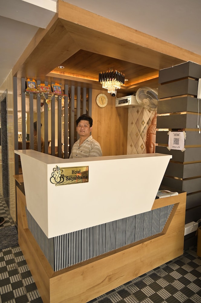 Hotel Satyabhama Lodging