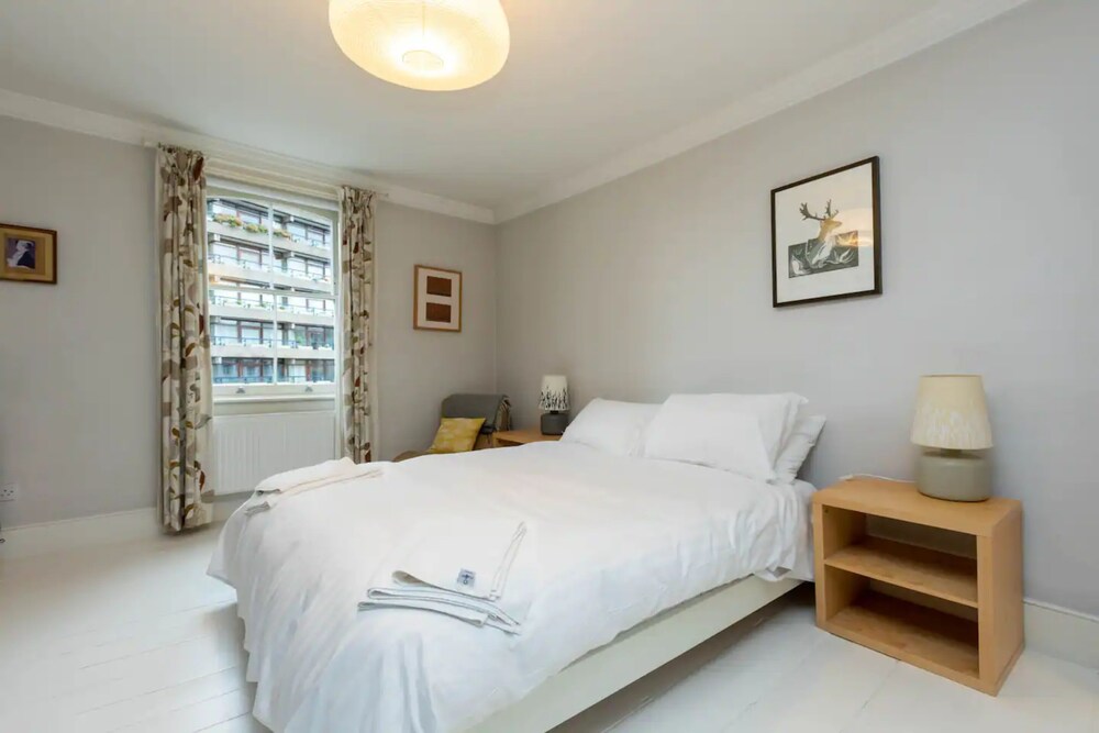 2 Bedroom 2 Bathroom Victorian Maisonette in Barbican