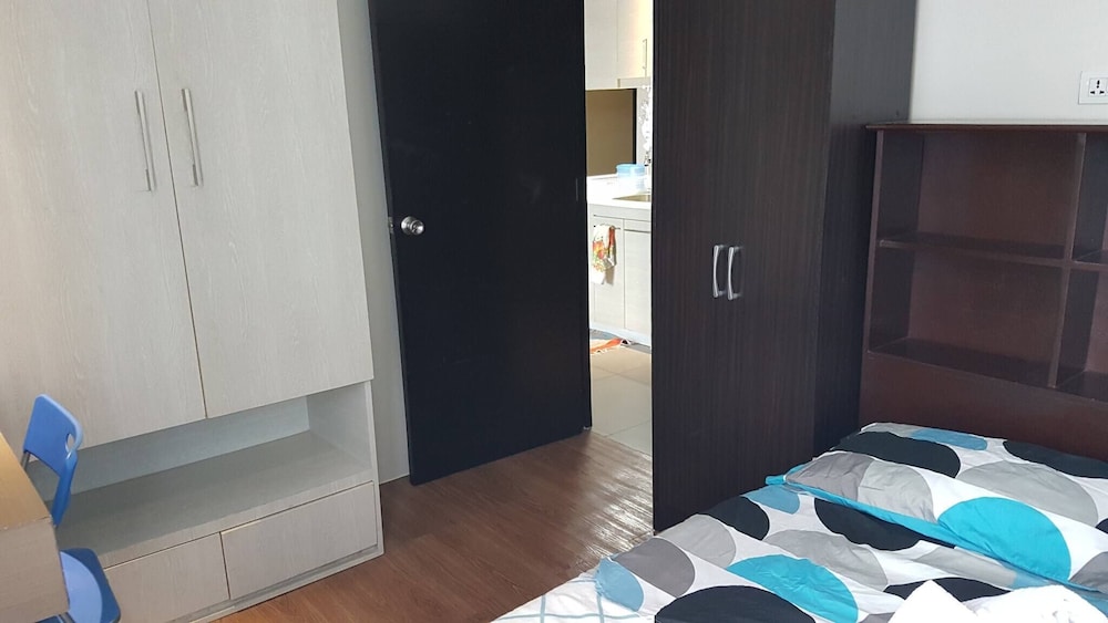 Araneta Cubao No Brown Outs 1BR Furnished Condo With Balcony Free Wifi Netflix