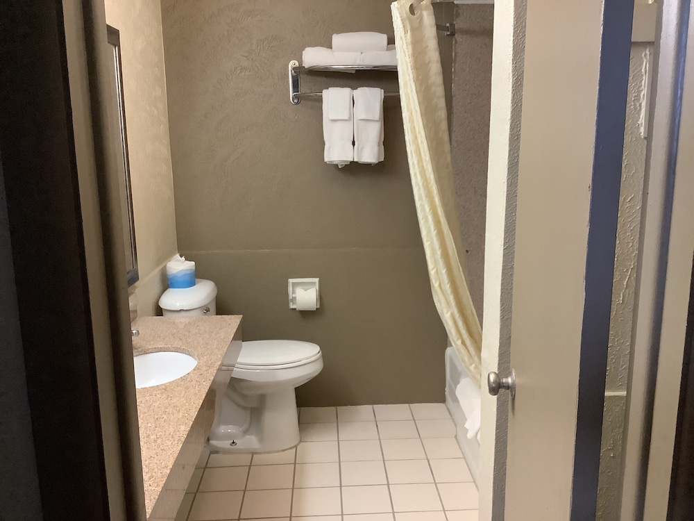 Dodge City Vacations - Silver Spur Vintage Inn  Suites - Property Image 25