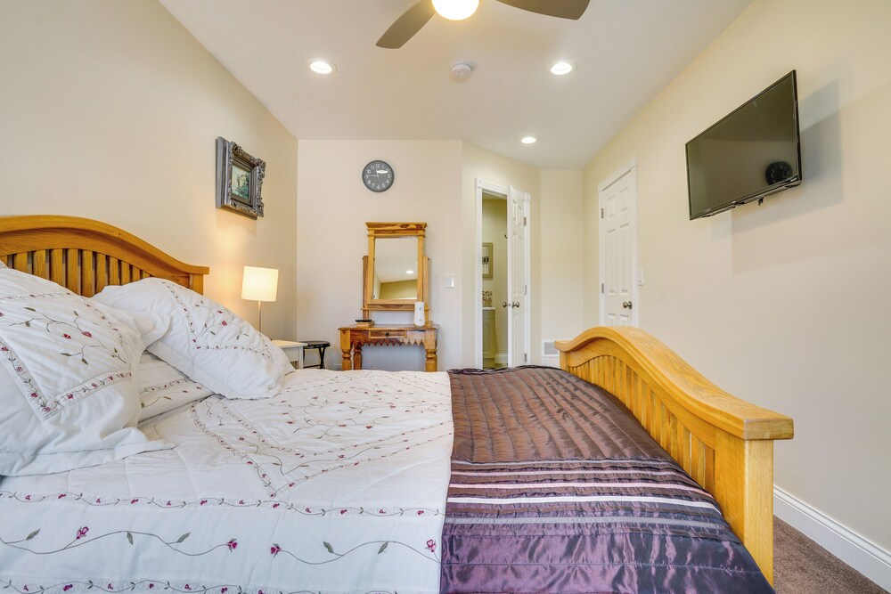 10-acre Plot: Peaceful Getaway in Webster!