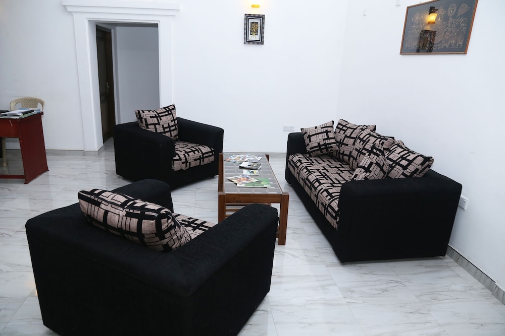 Moon Hills Hotel