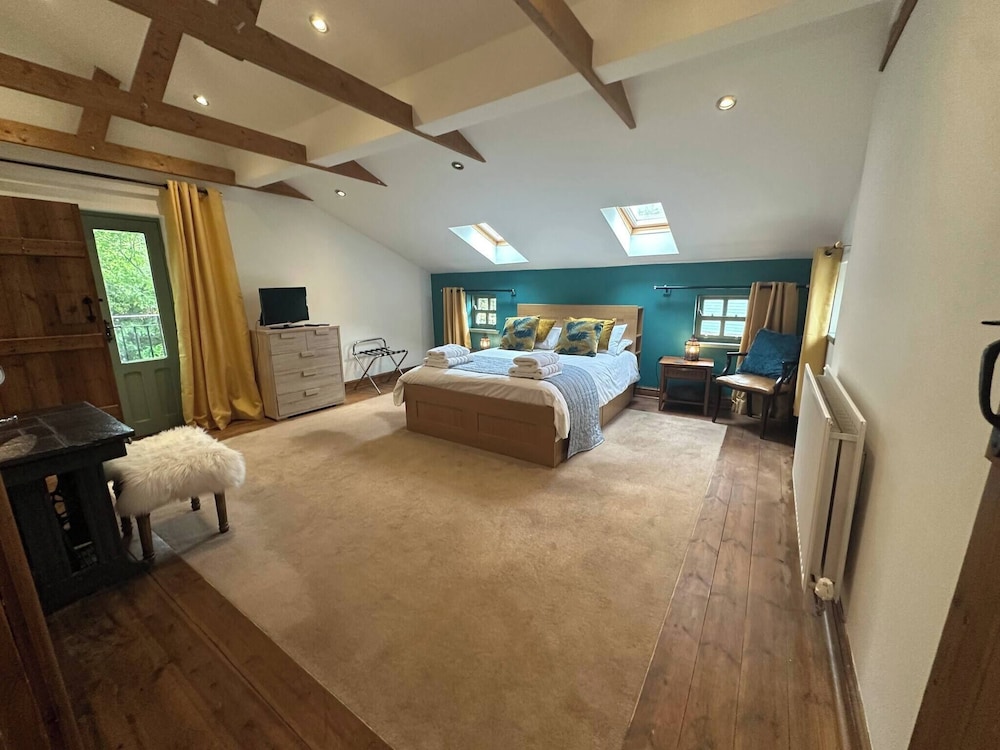 ๐ฟ Quaint Country Cottage With Valley Views, Dog-friendly & Horse-friendly
