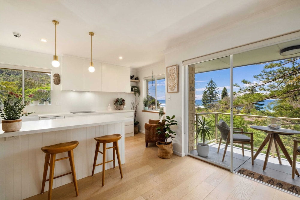 Sunrise Cove 2-bed Apartment at Newport Beach