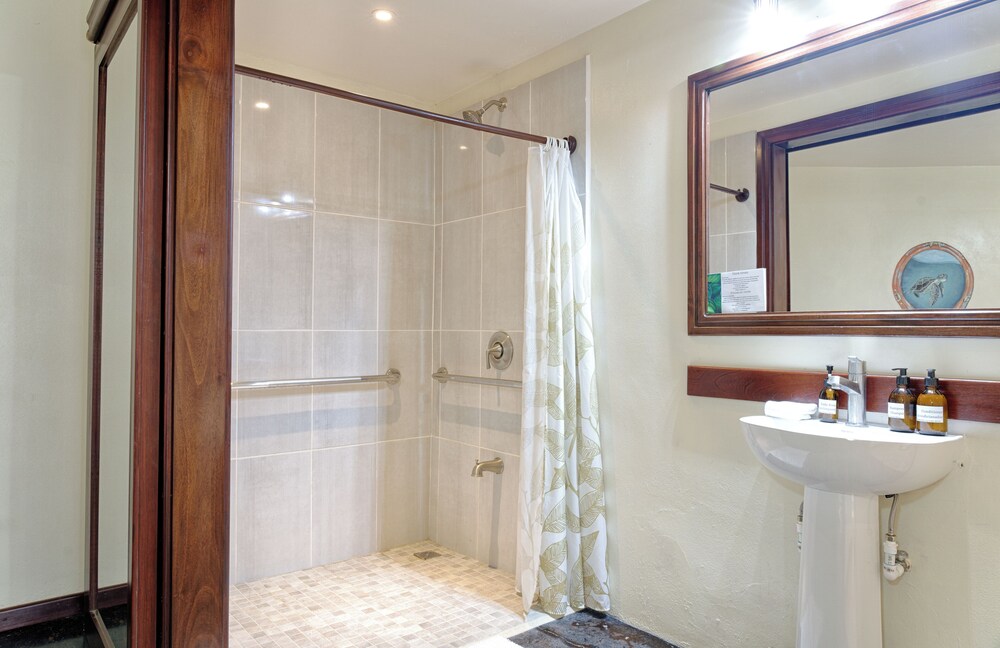 Hona Beach Hotel