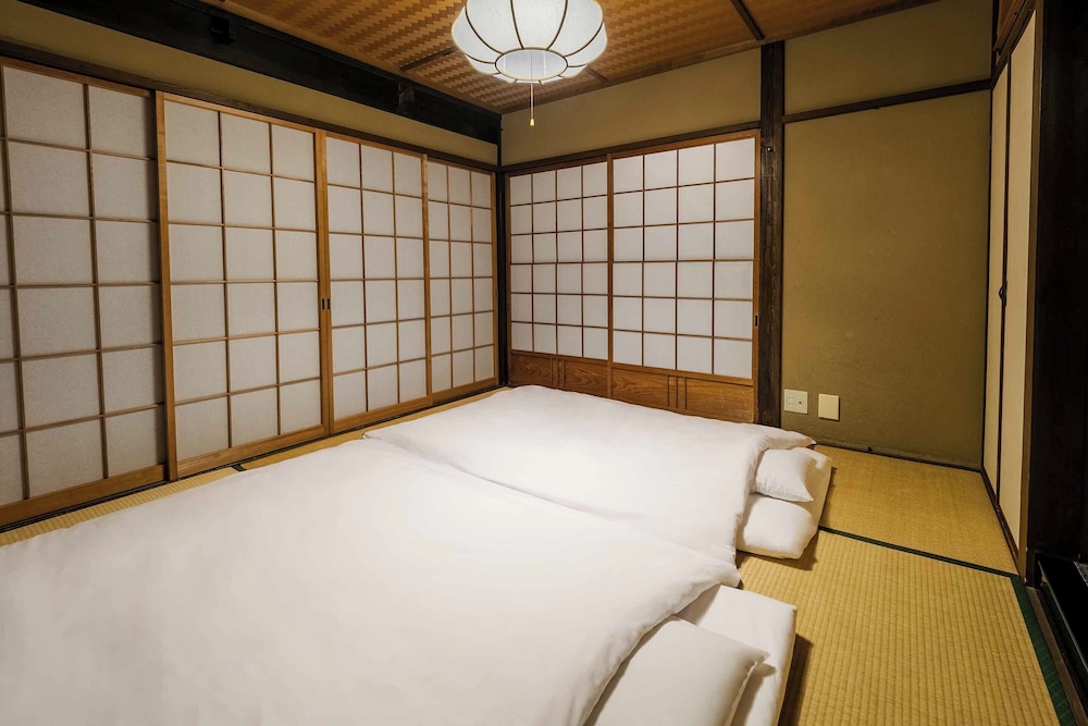 Gion Koyuan