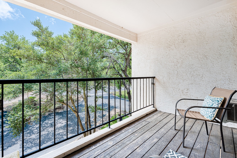 Horseshoe Bay Townhome w/ Water Access! - Property Image 8