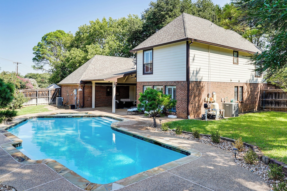 Patio & Yard: Family Home 12 Mi to At&t Stadium!