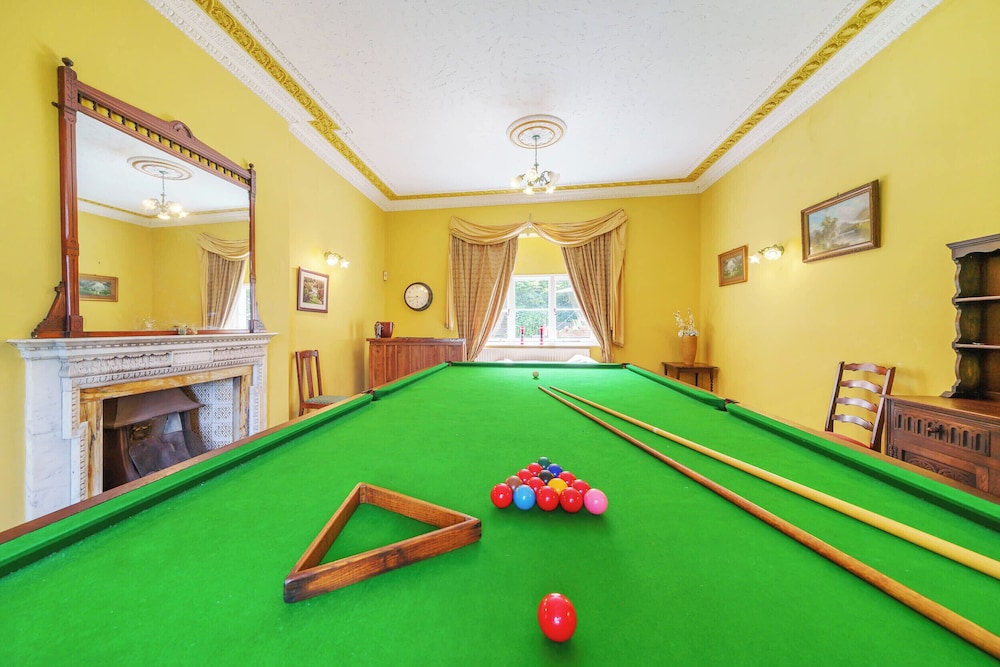 Brookside Manor House