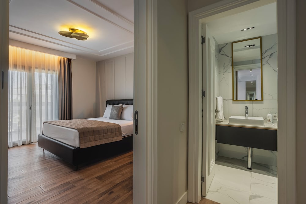 Luxury Garden Suites
