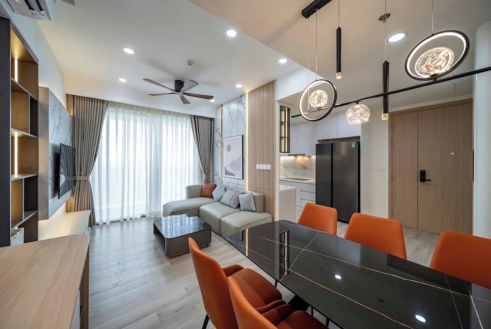 Apartment Landmark 81 by Urban Home