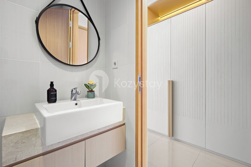 Hovin by Kozystay - Tebet