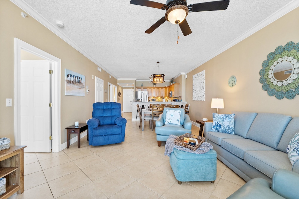 Twin Palms by Book That Condo