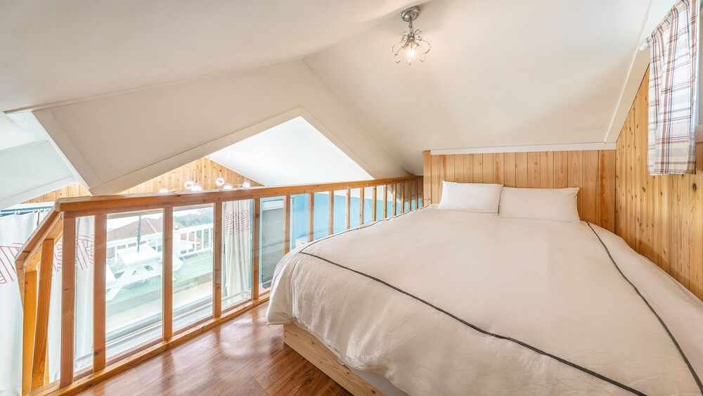 Yeosu Grace Family Pension