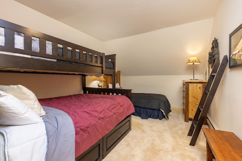 The Pines - Keystone Ski Resort CO Vacation Lodging
