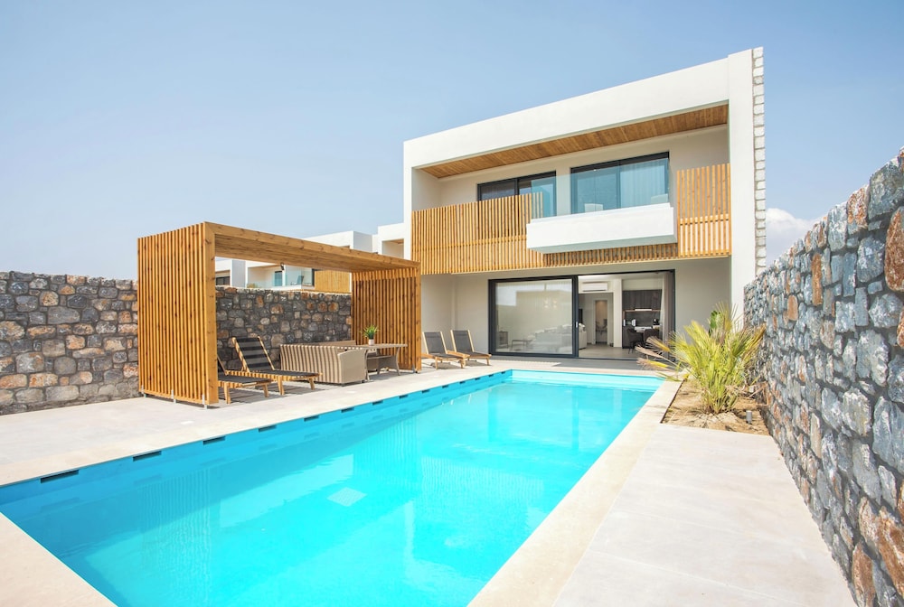 Aethrion Luxury Villas & Suites