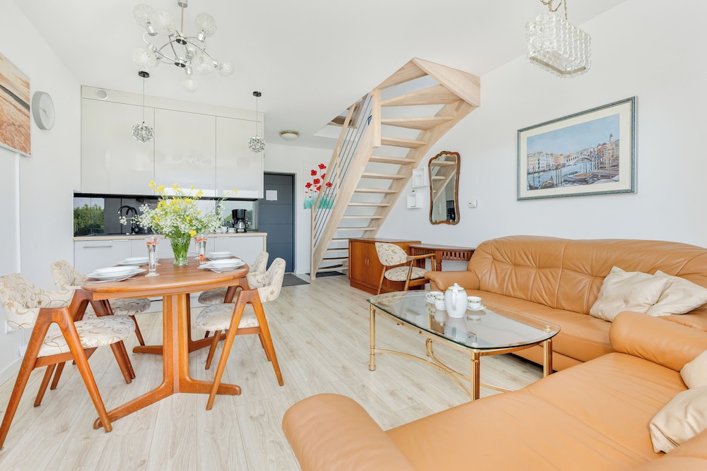 Three-level Rewal Apartment by Renters