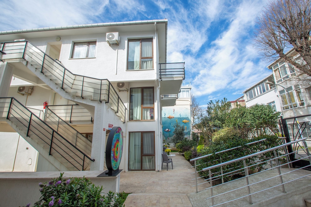 poseidon kınalıada pansiyon