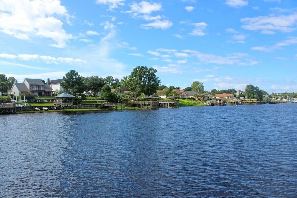 Waterway Village 17h 2 Bedroom Condo